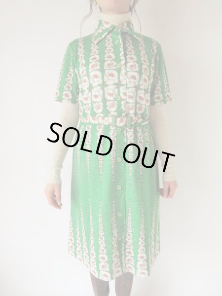 画像3: レトロチャーミングなお花柄ワンピース ゆったりサイズ* (3)