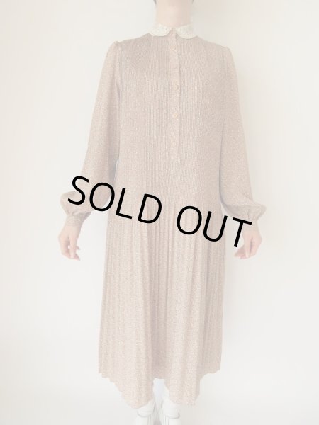 画像4: ゆるふわレース襟のワンピース (4)