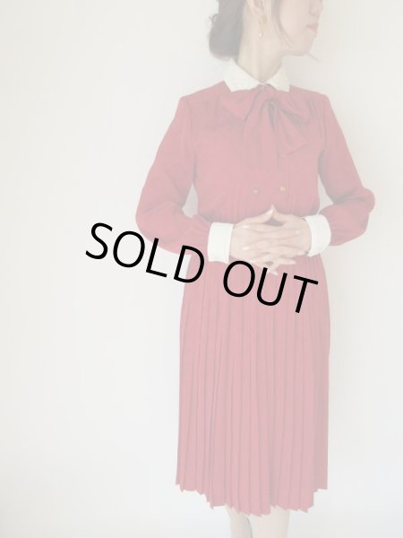 画像3: ライオンボタンの白レース切り替えワンピース (3)