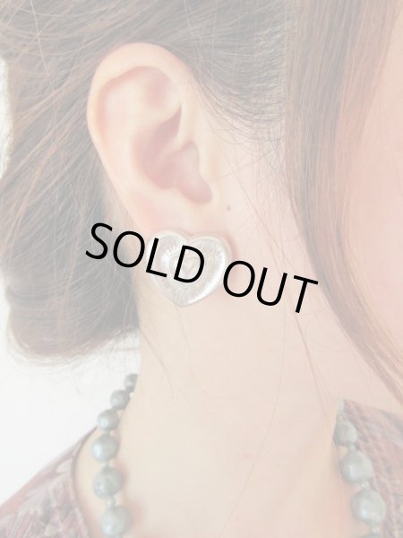 画像2: Dead stock*艶消しハートのイヤリング (2)