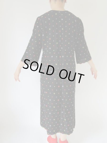 画像5: お仕立て品*カラフル花柄刺繍ワンピース (5)