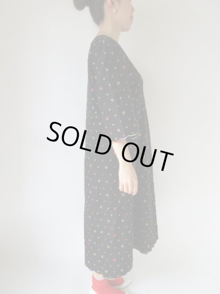 画像4: お仕立て品*カラフル花柄刺繍ワンピース (4)