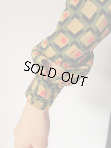 画像9: 幾何学スクエアー柄のボウタイワンピース (9)