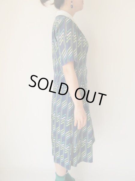 画像4: お仕立て品の1点モノ*白襟切り替えのワンピース (4)