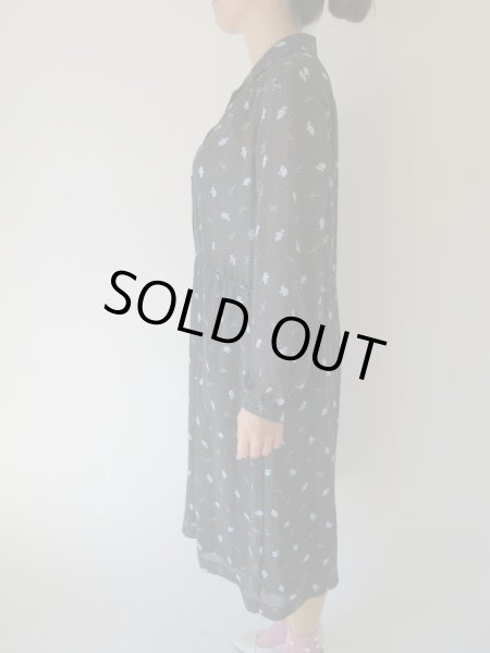 画像4: 英字ロゴ柄ワンピース (4)