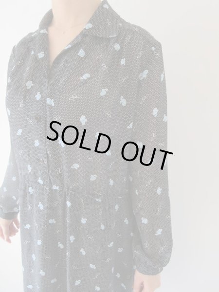 画像9: 英字ロゴ柄ワンピース (9)