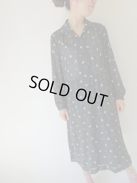 画像2: 英字ロゴ柄ワンピース (2)