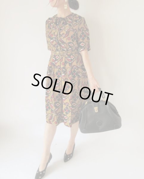 画像2: 未使用*切り絵風カラシ色ワンピース (2)