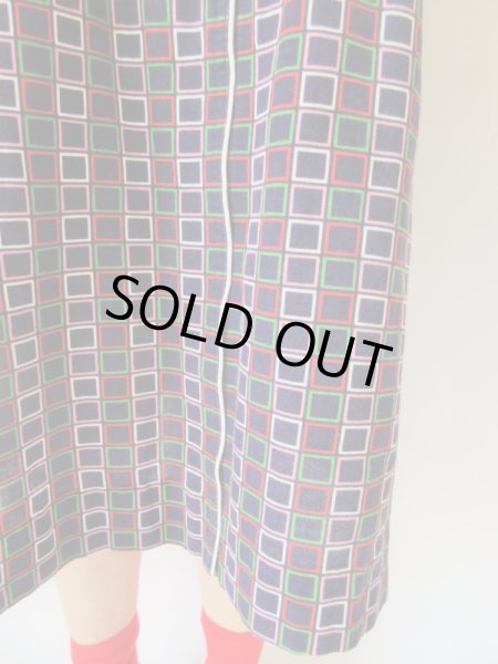 画像9: お仕立て品の1点モノ*スクエアー柄ゆったりワンピース (9)