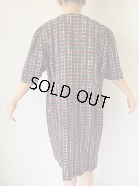画像6: お仕立て品の1点モノ*スクエアー柄ゆったりワンピース (6)