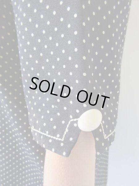 画像6: ゆったりsize*ネイビー地に白いドットワンピース (6)