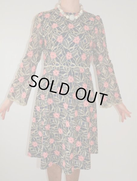 画像10: お仕立て品の1点モノ*豪華刺繍のフラワーワンピース (10)