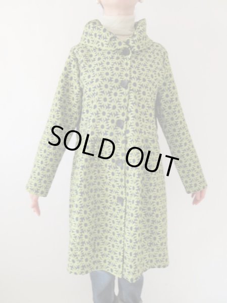 画像4: 【ほど良くハリのある素材もいい*】デイジー柄コート (4)