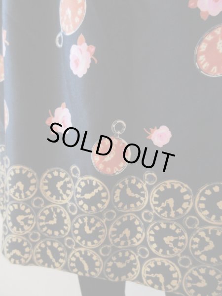 画像5: 【お仕立て品の１点モノ】時計と花柄のワンピース (5)