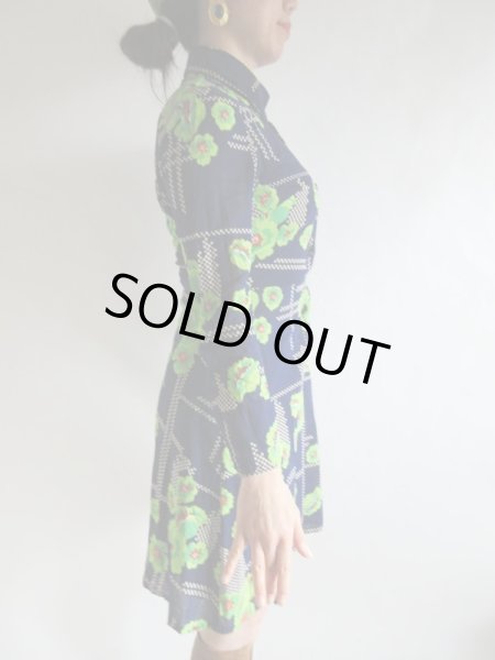 画像5: 【ネイビー地に鮮やかに咲く*】レトロフラワーワンピ (5)