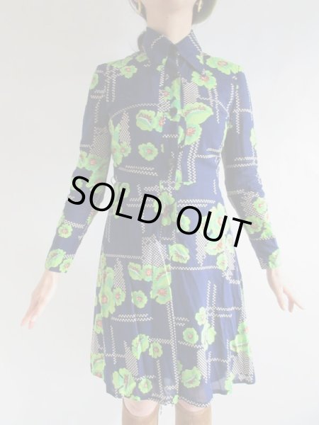 画像3: 【ネイビー地に鮮やかに咲く*】レトロフラワーワンピ (3)