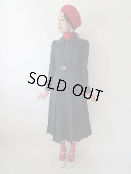 画像2: 【きっとこれからも*】濃紺正統派ワンピース  (2)