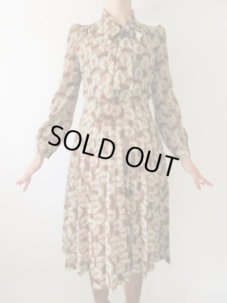 画像4: 【ボウタイの誘惑*】木に咲くお花ワンピース  (4)