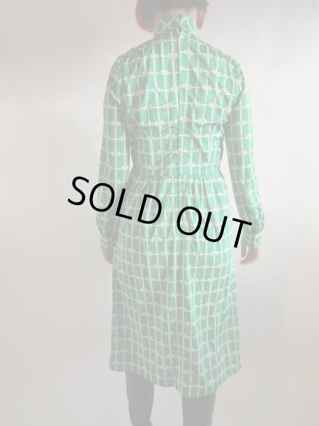 画像5: 【人気の鮮やかグリーン*】レトロ柄タートルワンピース (5)