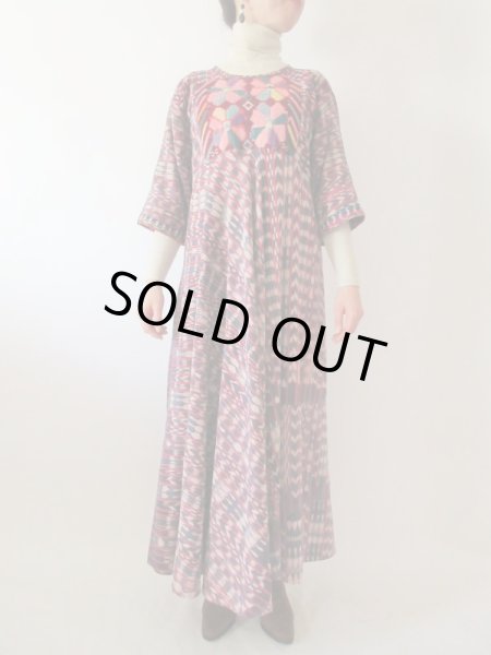 画像4: 【大胆にドラマティックに*】切り替えデザインのマキシ丈ワンピース (4)