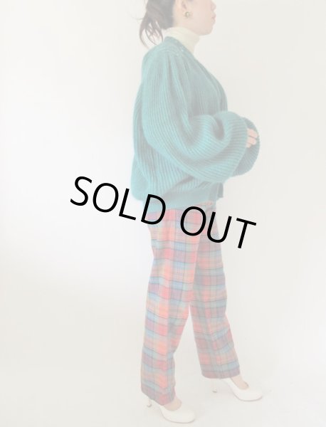 画像2: 【心躍る好発色*】たっぷりお袖のイタリー製カーディガン (2)