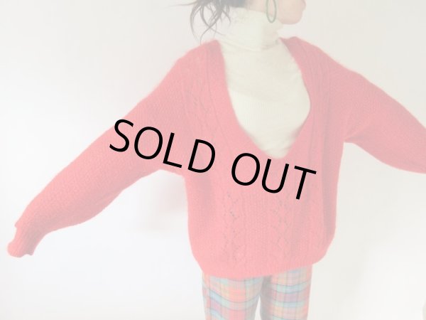 画像6: 【重ね着にオススメ*】鮮やかレッドのVネックニット (6)