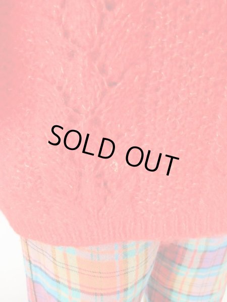 画像8: 【重ね着にオススメ*】鮮やかレッドのVネックニット (8)