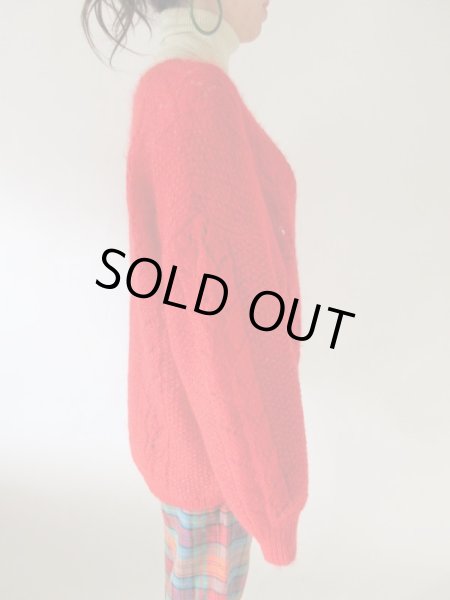 画像4: 【重ね着にオススメ*】鮮やかレッドのVネックニット (4)