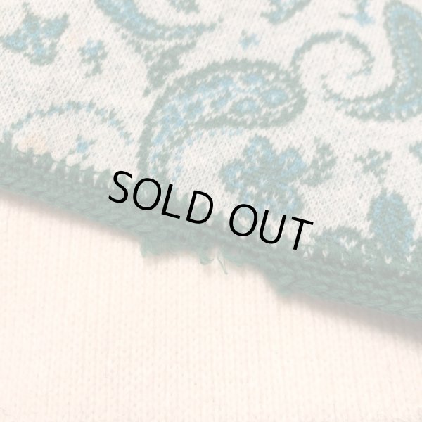 前みごろの裾の一部に糸ほつれの箇所があります。