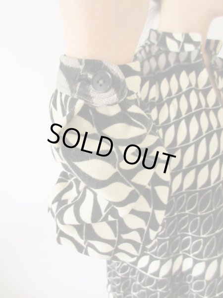 画像6: 【ゆったりsize*】リーフ柄のモノトーンワンピース  (6)