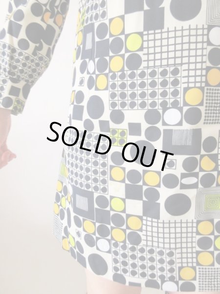 画像8: 【お袖のボタンがお花ちゃん*】レトロデザインワンピ (8)