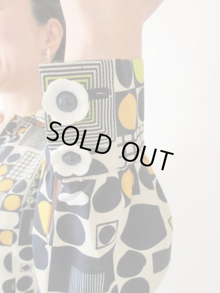 画像6: 【お袖のボタンがお花ちゃん*】レトロデザインワンピ (6)