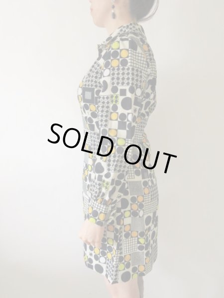 画像4: 【お袖のボタンがお花ちゃん*】レトロデザインワンピ (4)