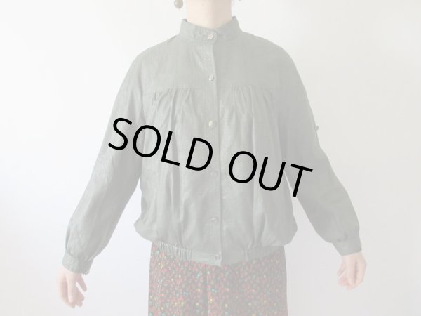 画像4: 【合間の季節に大活躍*】裏地チェックのカーキブルゾン (4)