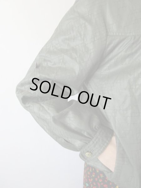 画像9: 【合間の季節に大活躍*】裏地チェックのカーキブルゾン (9)