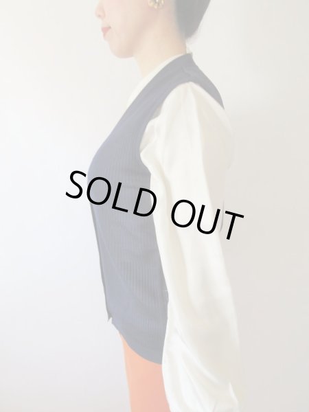 画像4: 【ゴールドボタンで大人顔*】ネイビーのアクリルベスト (4)