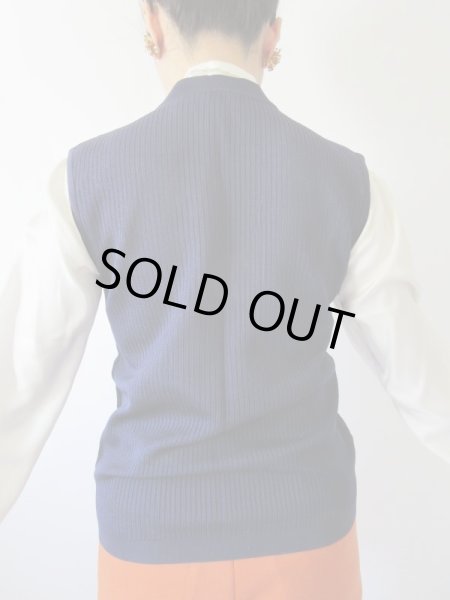 画像5: 【ゴールドボタンで大人顔*】ネイビーのアクリルベスト (5)