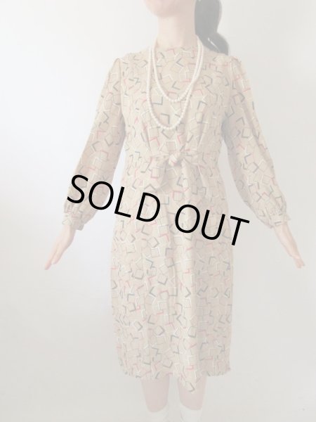 画像4: 【大人っぽさをキープしたまま*】スクエアー柄ワンピース (4)