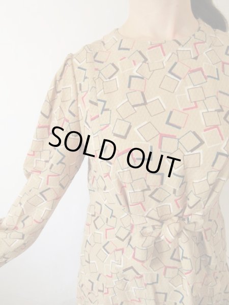 画像9: 【大人っぽさをキープしたまま*】スクエアー柄ワンピース (9)