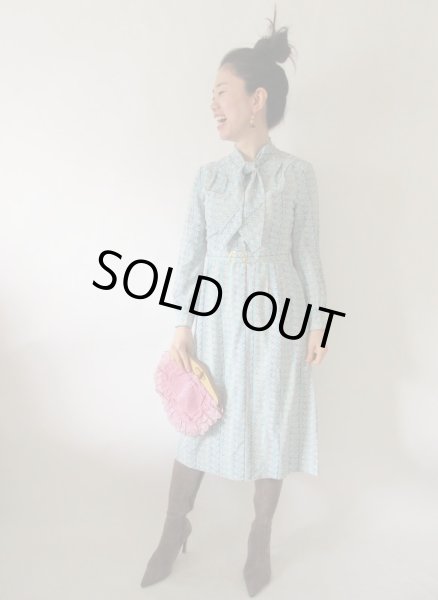 画像2: 【明るい日差しが良く似合う*】リボンタイワンピース (2)