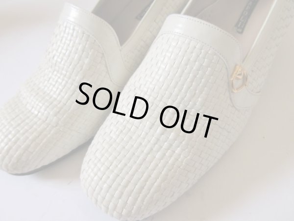 画像2: 【白の潔さを味方にする*】ホワイトパンプス (2)