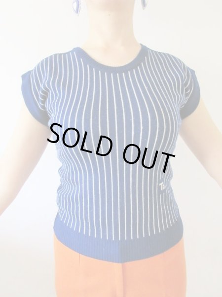 画像3: 【レトロ感が欲しい日に*】細ストライプニット (3)