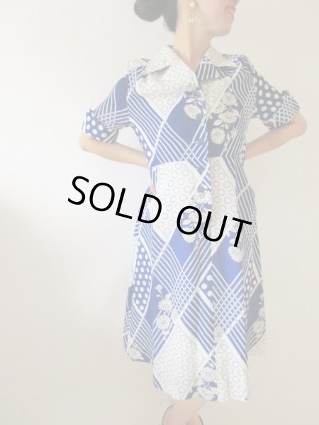 画像2: 【可愛く目立つ*】レトロフラワーワンピース (2)