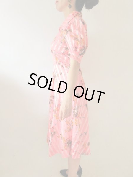 画像4: 【シルエット美人*】パフスリーブのフラワーワンピース (4)