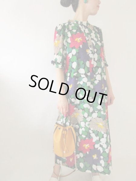 画像2: 【ゆったりサイズ*】オリエンタルフラワーワンピース  (2)