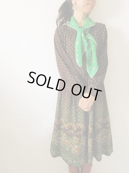 画像2: 【スカーフと2点セットでお届け*】Dead stock*フラワーデザインワンピース  (2)