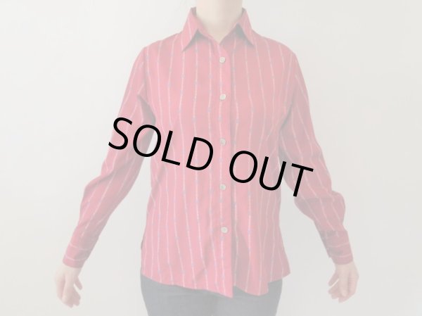 画像4: 【エンブレムと2点セットでお届け*】チェーンと英字柄シャツ (4)