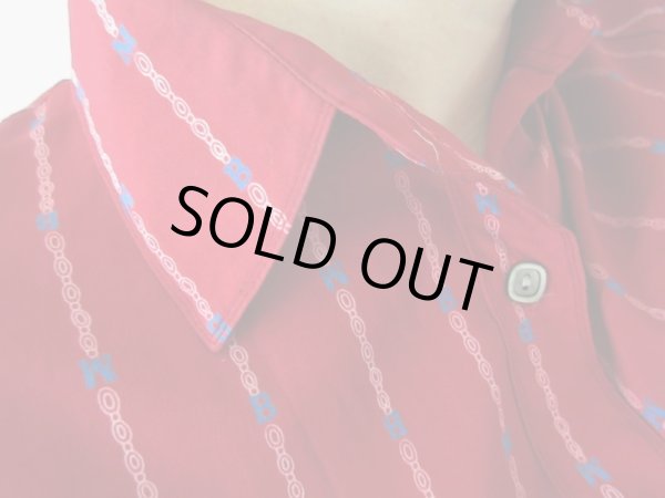 画像8: 【エンブレムと2点セットでお届け*】チェーンと英字柄シャツ (8)