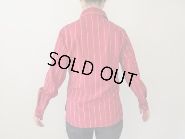 画像6: 【エンブレムと2点セットでお届け*】チェーンと英字柄シャツ (6)