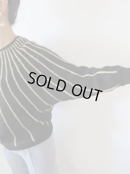 画像7: 【イヤリングと2点セットでお届け*】ゴールドラメのドルマンスリーブニット (7)